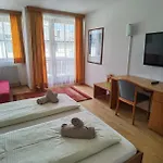 Zell Am فندق زيل أم سي