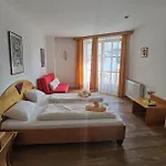Zell Am فندق زيل أم سي